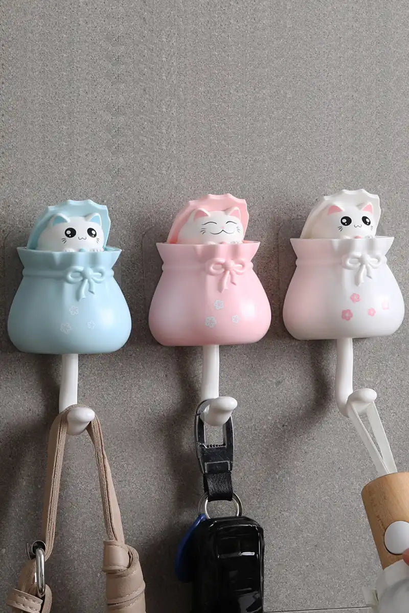 MEACAOFG Crayon Shin-chan Keychain Funny Little Toys