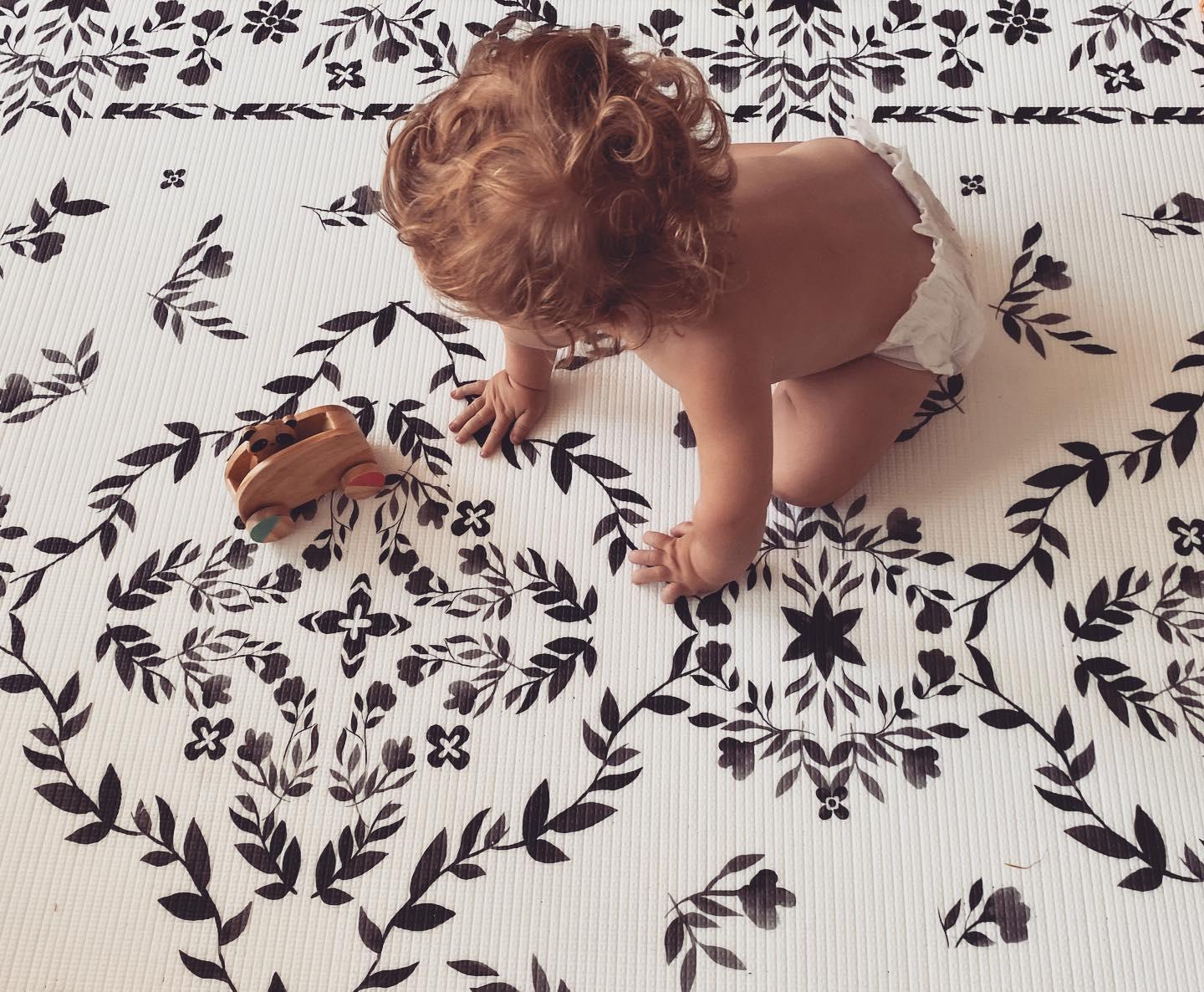 The August Rose White Shwally Playmat - BIG FRENCHIES