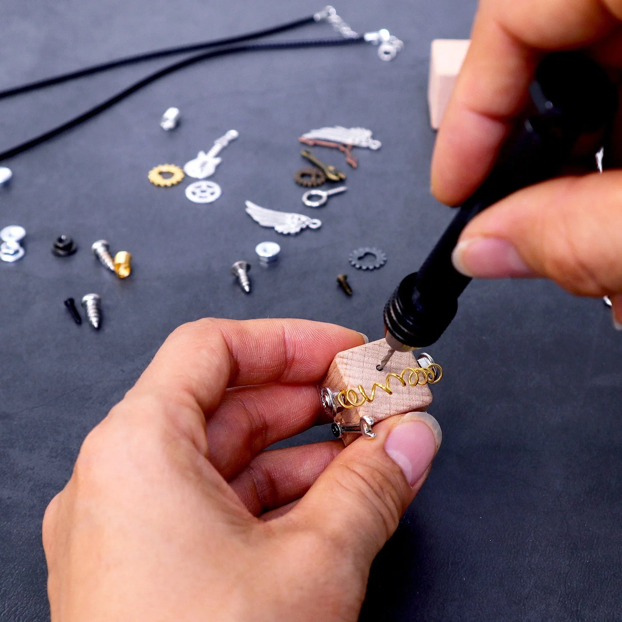 DIY Timberbot Kit – Build 2 Wooden Robots, Make Keychains & Necklaces - BIG FRENCHIES