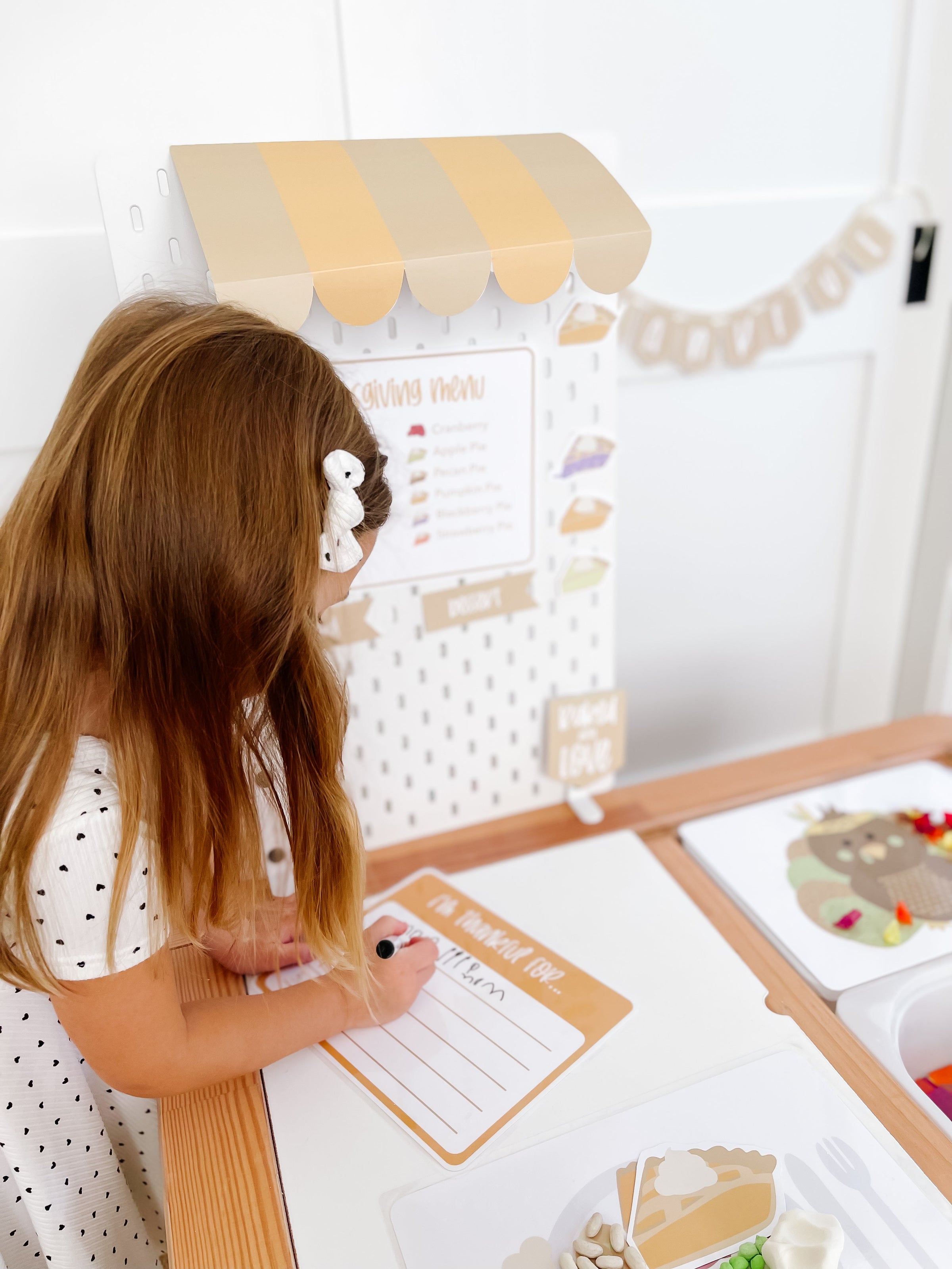 Thanksgiving Dramatic Play Setup