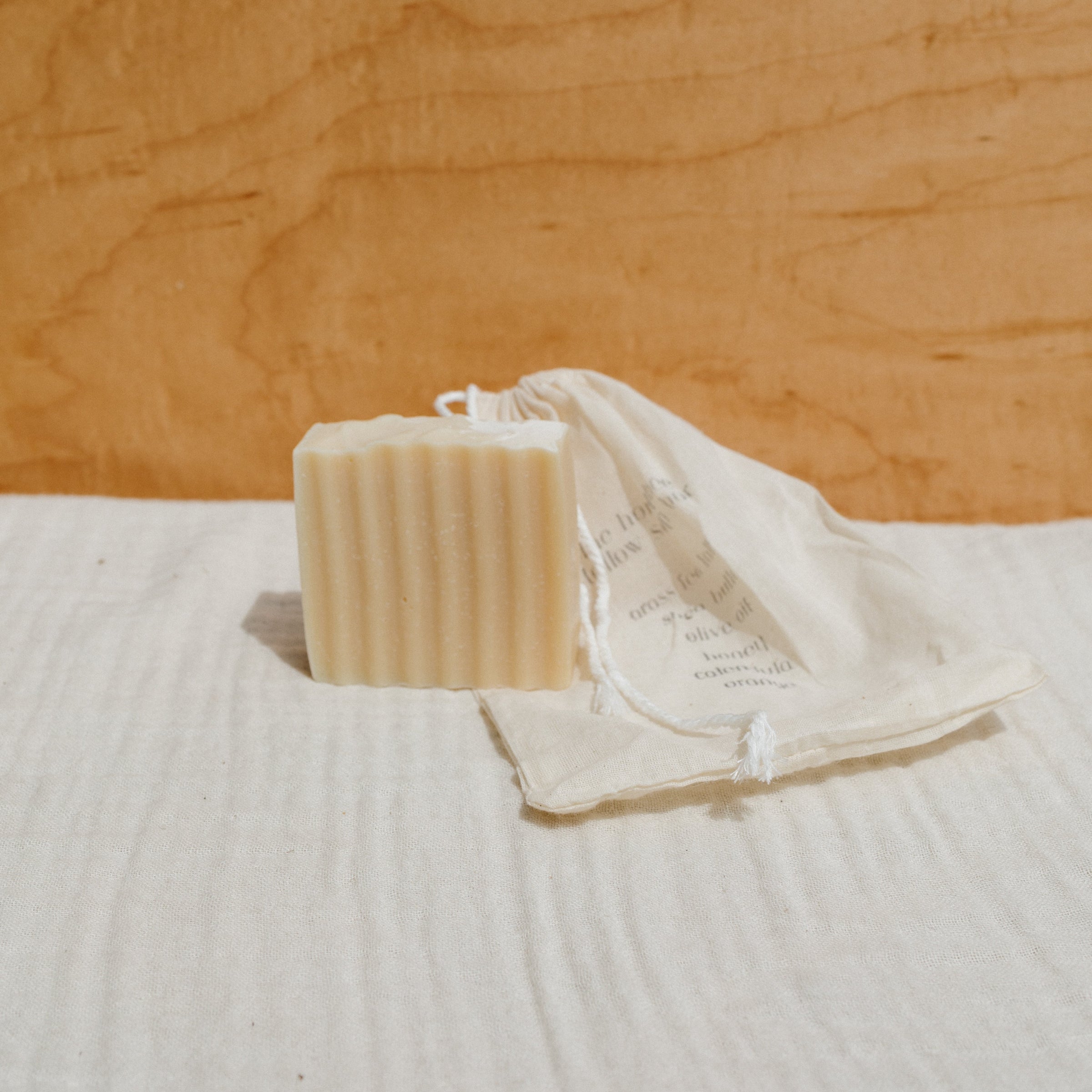 the honeybee tallow soap bar - BIG FRENCHIES