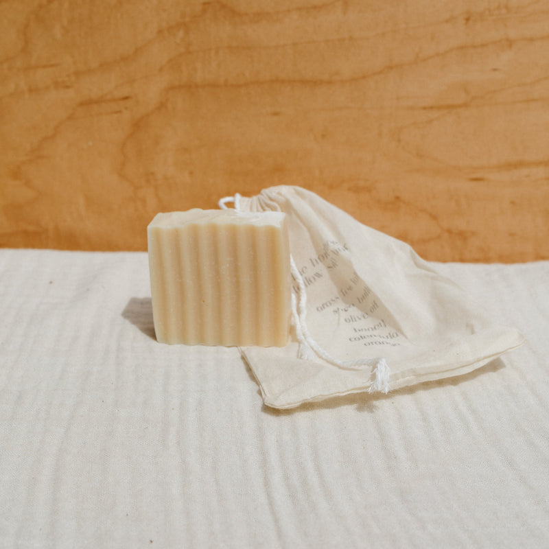 the honeybee tallow soap bar - BIG FRENCHIES