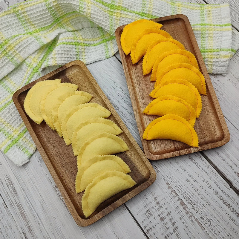 Pasta agnolotti, pierogi, dumplings, vareniki play food - BIG FRENCHIES