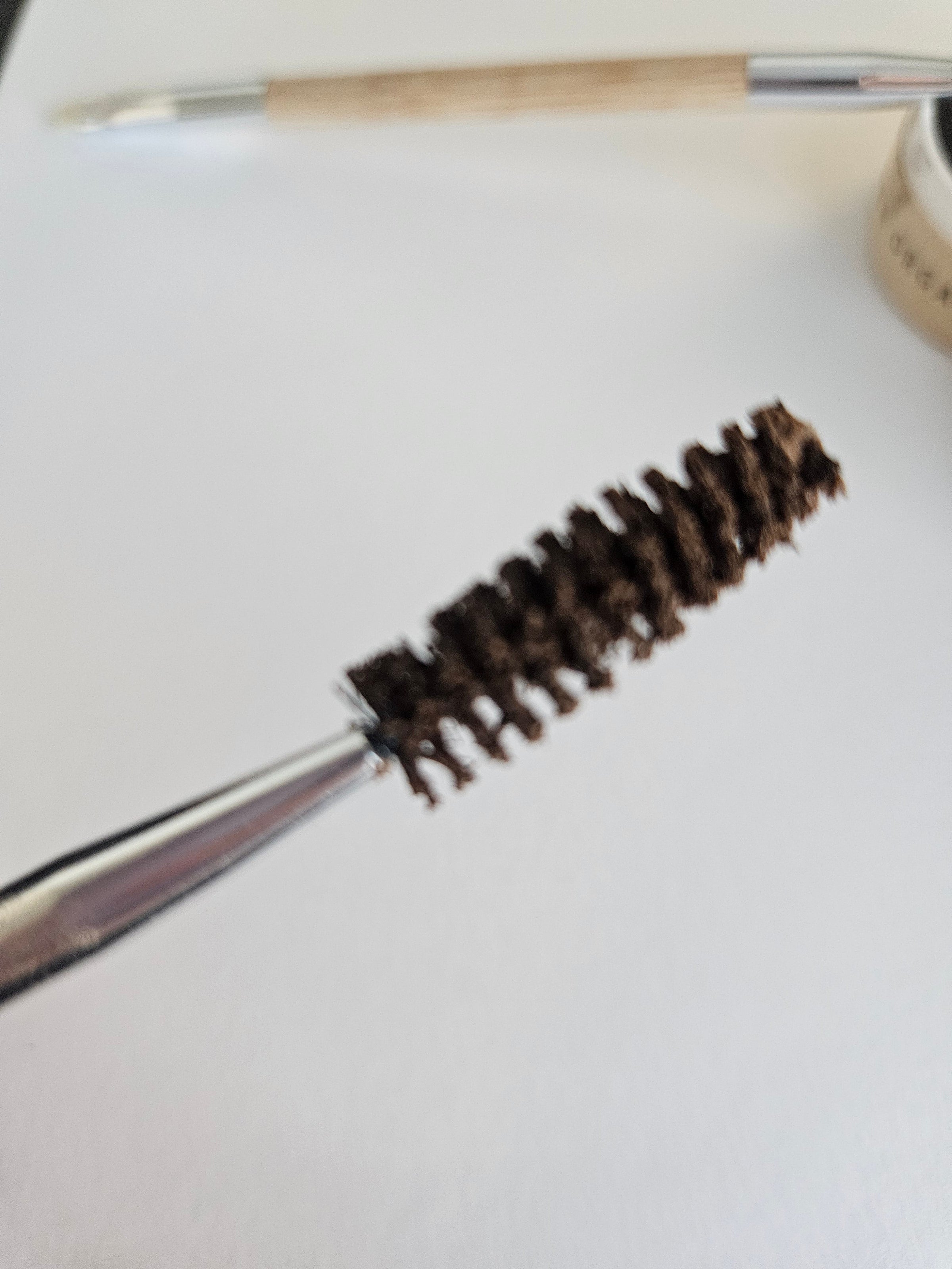 Eco-Friendly Double-Sided Bare Wood Brow & Mascara Brush - BIG FRENCHIES