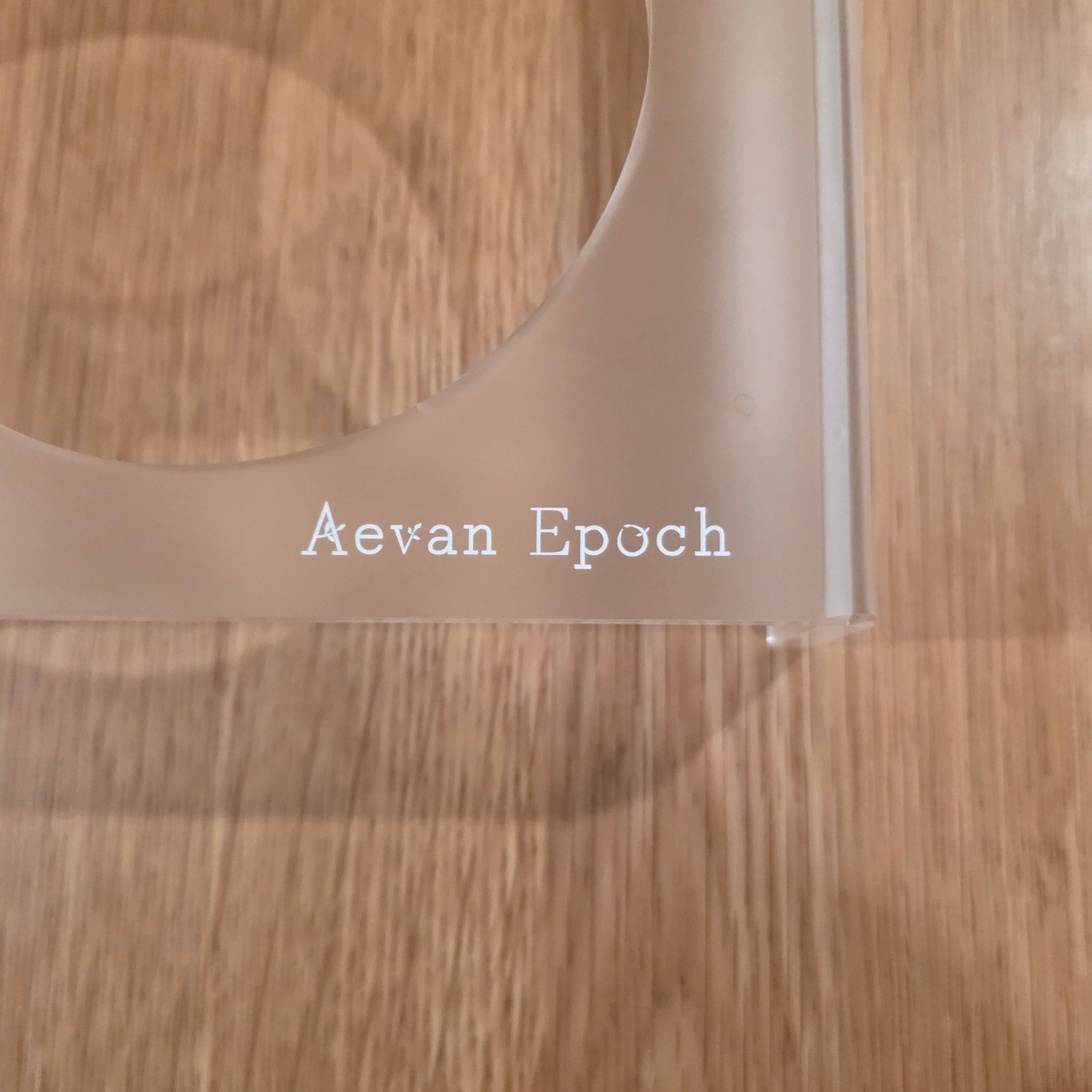 Aevan Epoch | Frosted Acrylic Pet Bowl Stand
