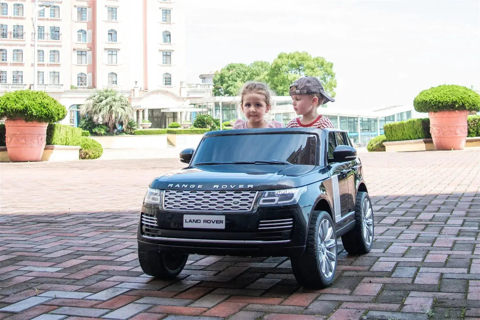 24V Range Rover HSE 2 Seater Ride on - BIG FRENCHIES