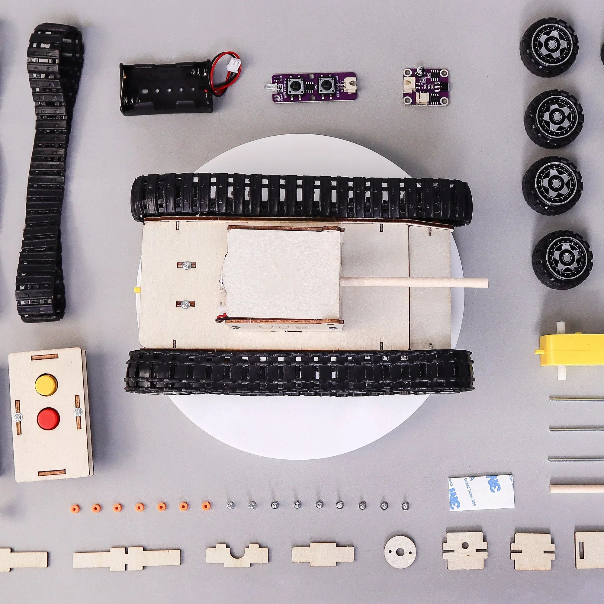 Remote-Controlled Tank DIY Kit, Educational STEM Toy - BIG FRENCHIES