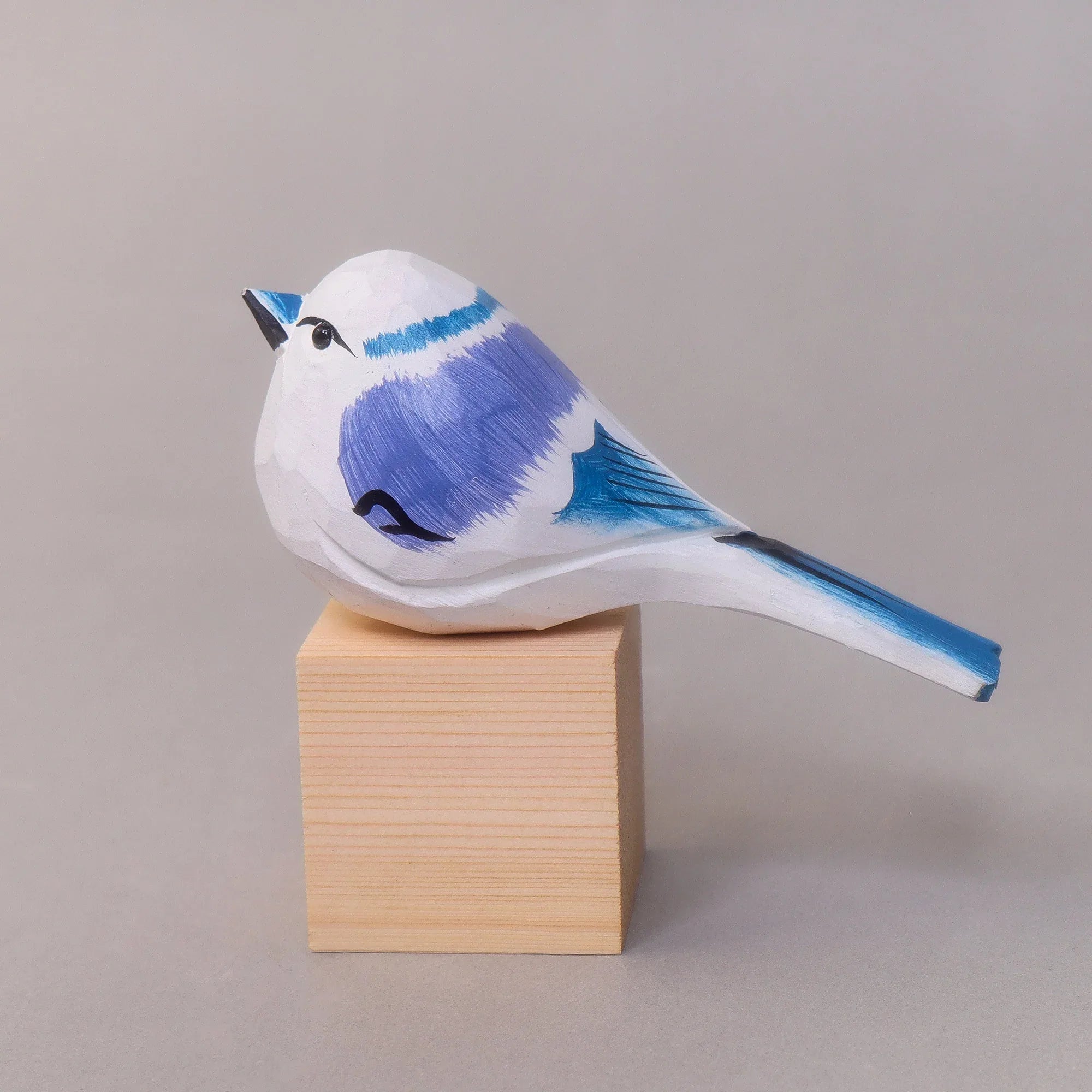 Hand-Carved Wooden Bird Figurine – White - BIG FRENCHIES
