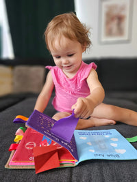 My First Mary Book: Colors / Mi primer libro de la Virgen María: Los Colores (An English–Spanish Bilingual Cloth Book) - BIG FRENCHIES