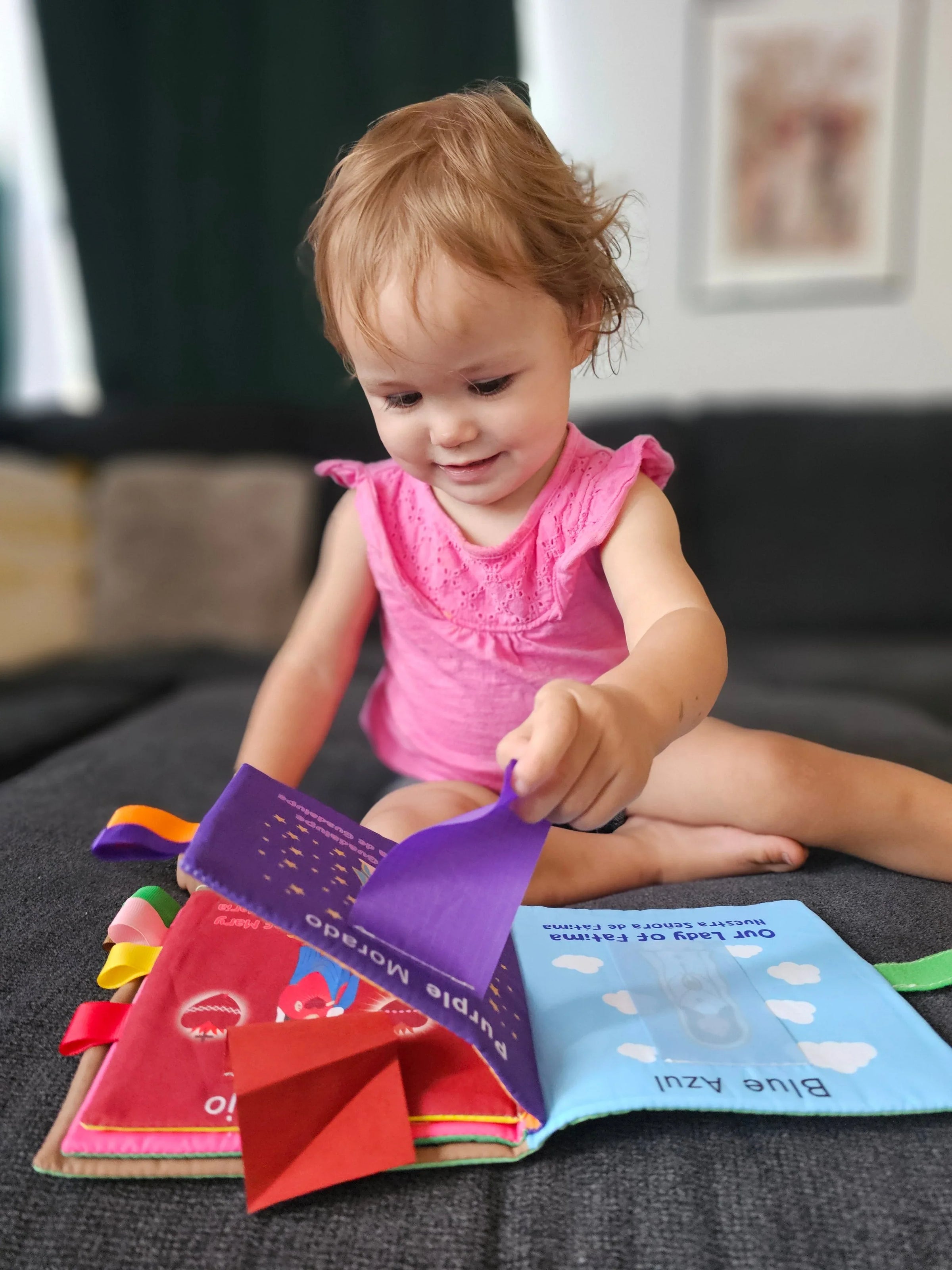 My First Mary Book: Colors / Mi primer libro de la Virgen María: Los Colores (An English–Spanish Bilingual Cloth Book) - BIG FRENCHIES