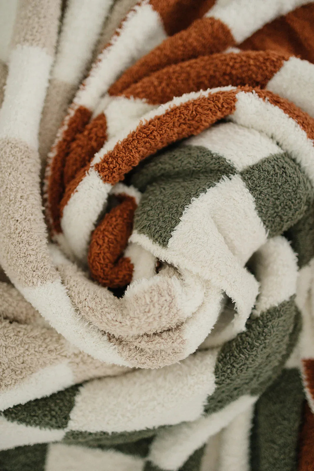 Rust Checkered Plush Blanket - BIG FRENCHIES