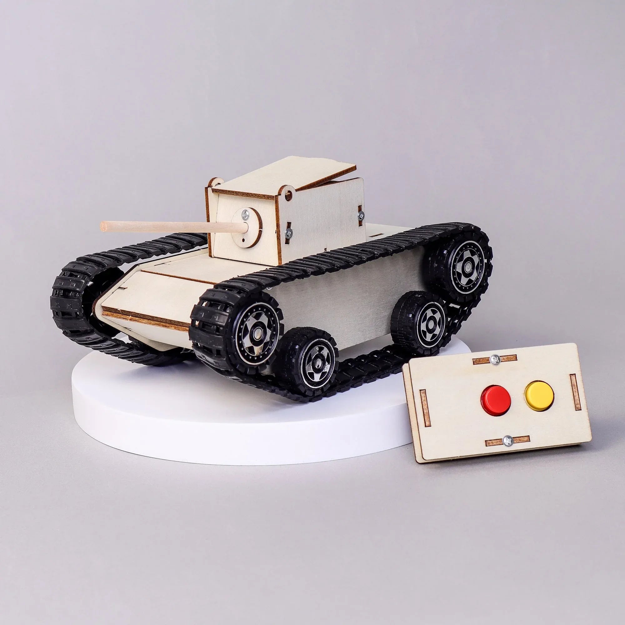 Remote-Controlled Tank DIY Kit, Educational STEM Toy - BIG FRENCHIES