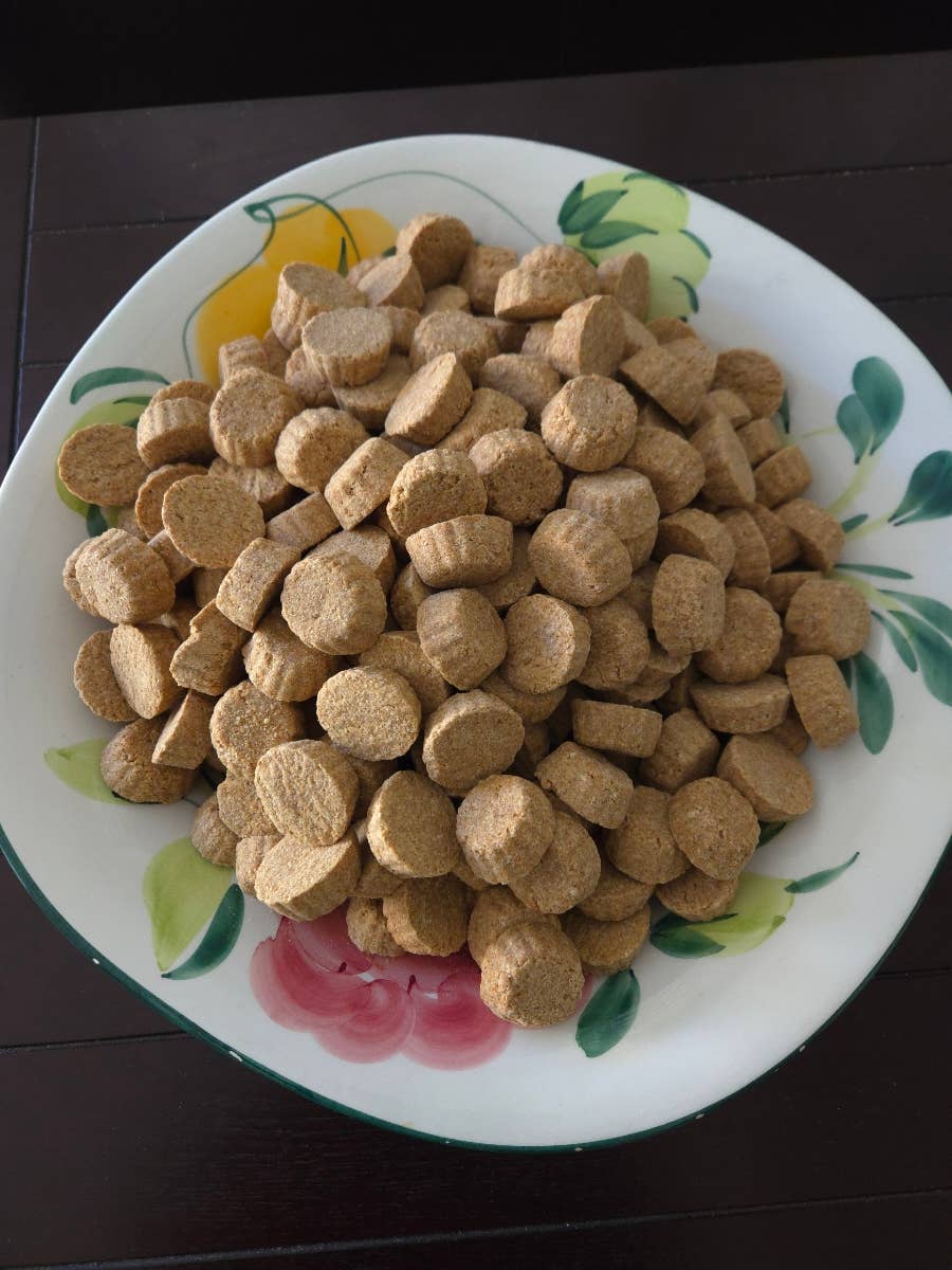 Alaska's Bakery Organic Peanut Butter Dog Biscuits, 6.7 lb Bulk Box