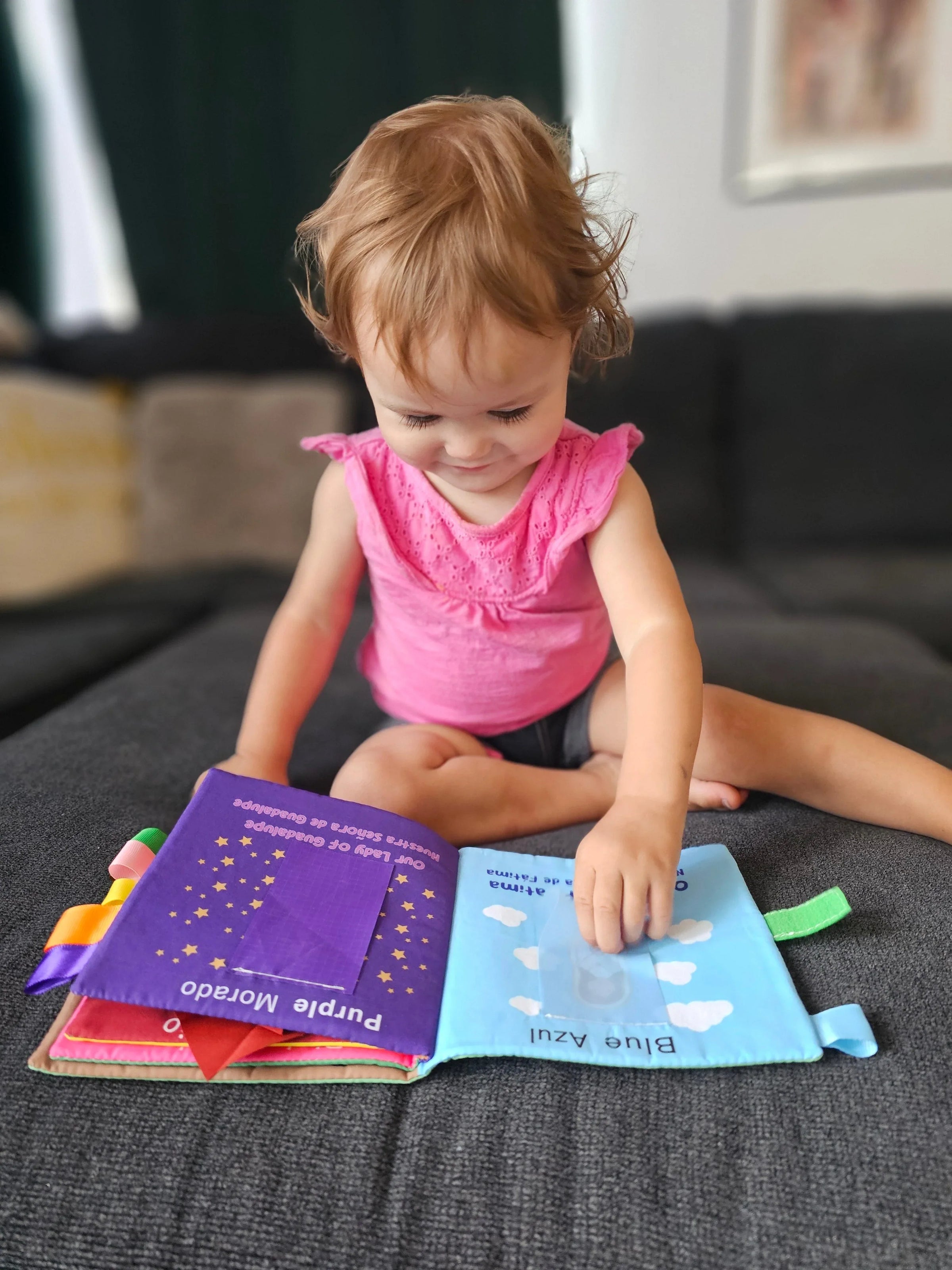 My First Mary Book: Colors / Mi primer libro de la Virgen María: Los Colores (An English–Spanish Bilingual Cloth Book) - BIG FRENCHIES