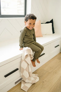 Taupe Checkered Plush Blanket - BIG FRENCHIES