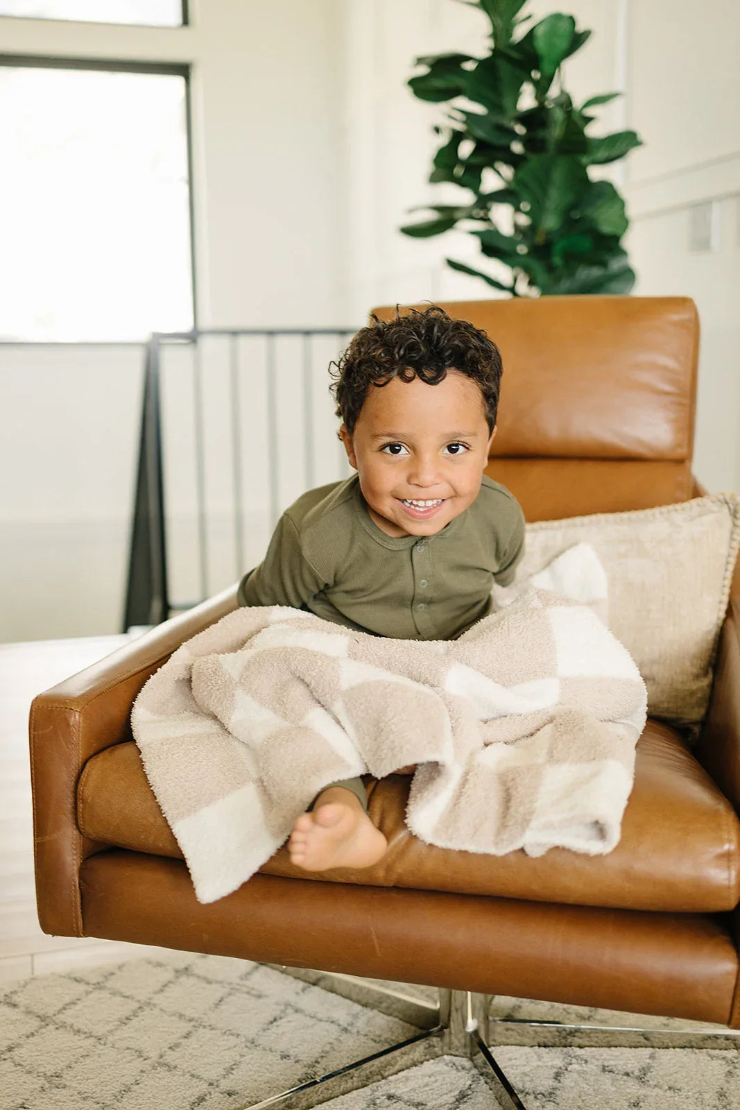 Taupe Checkered Plush Blanket - BIG FRENCHIES