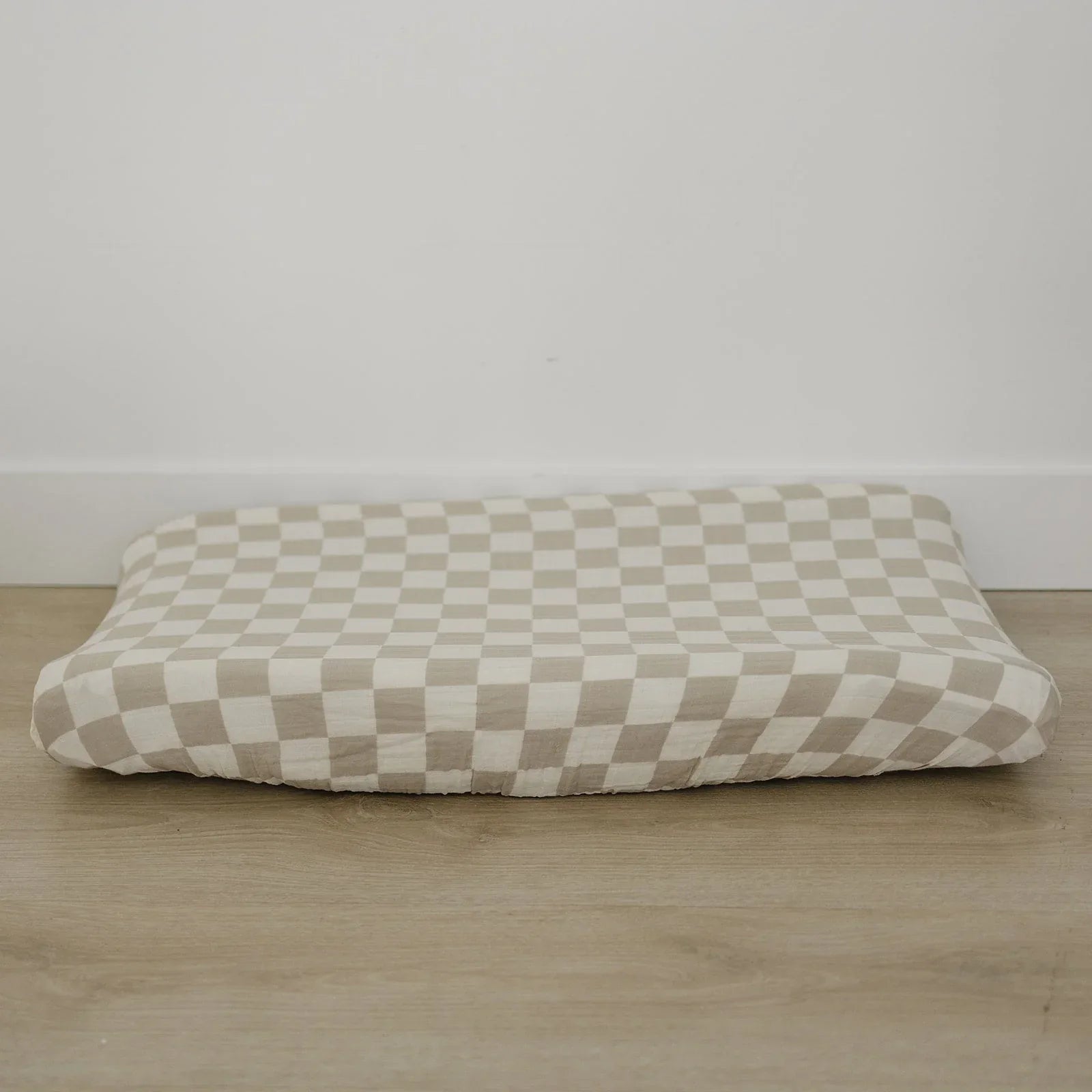 Taupe Checkered Muslin Changing Pad Cover - BIG FRENCHIES