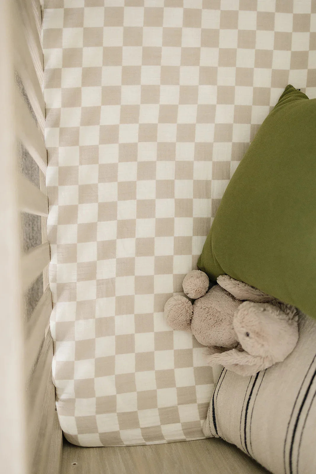 Taupe Checkered Muslin Crib Sheet - BIG FRENCHIES