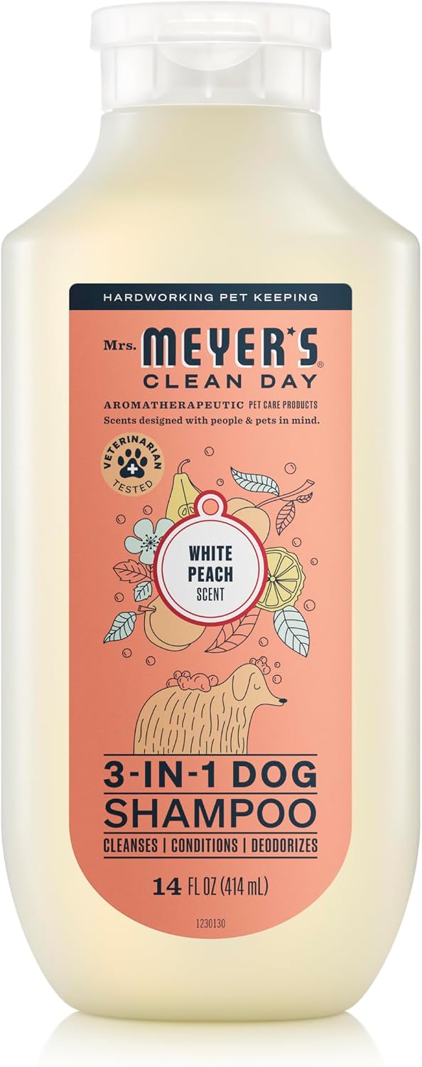 MRS. MEYER'S Clean Day Dog Deodorizing Spray, White Peach Scent - White Peach / 14oz