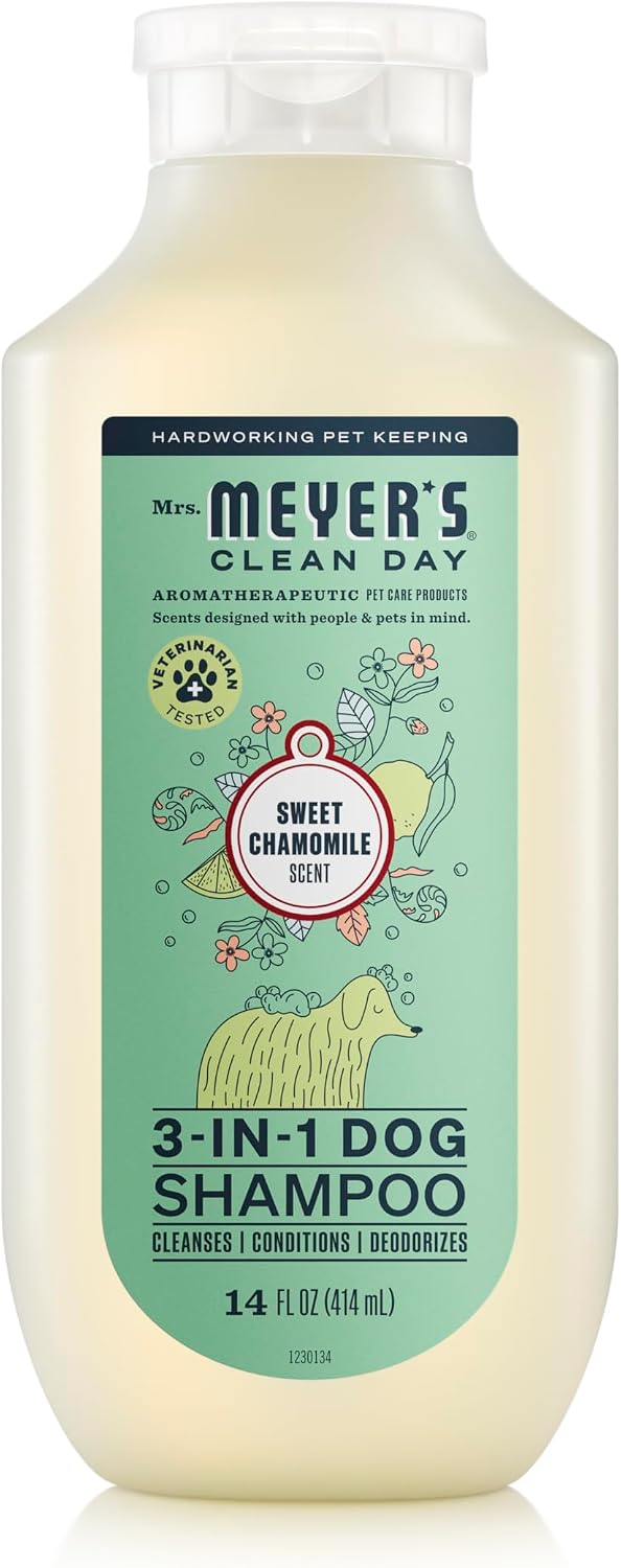 MRS. MEYER'S Clean Day Dog Deodorizing Spray, White Peach Scent - Sweet Chamomile / 14oz