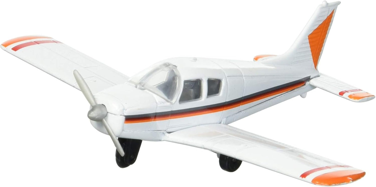 Hot Wings Planes Piper Cherokee with Connectible Runway in Aviation - image 4