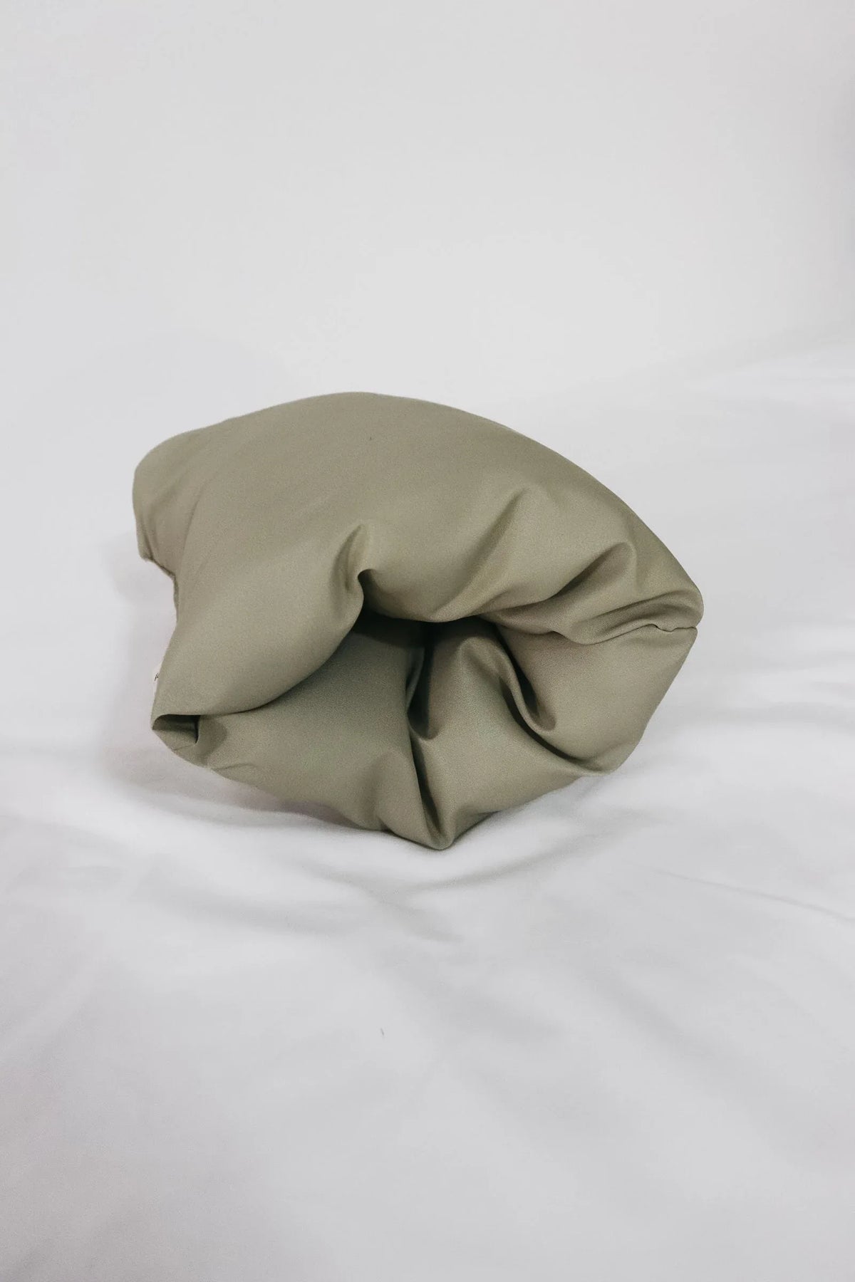 Meadow Wipeable Cradle Arm Pillow - BIG FRENCHIES