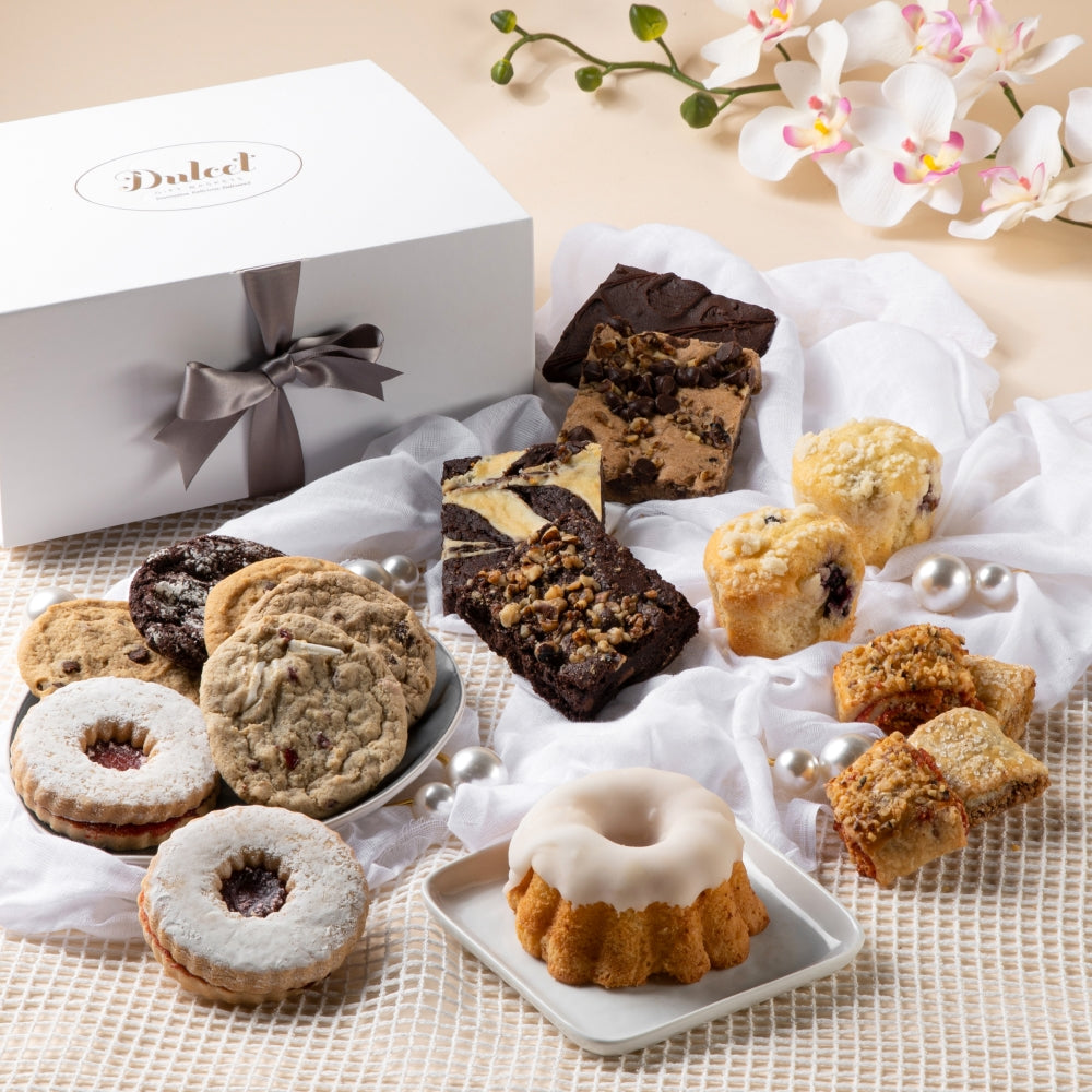 Elegant White Deluxe Gift Box - BIG FRENCHIES