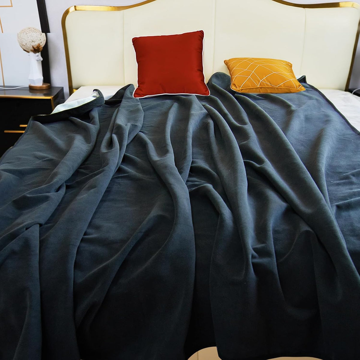 Waterproof Blanket for Bed Couch Sofa, Reversible & Reusable Cat - 60"x80" / Black/Light Grew