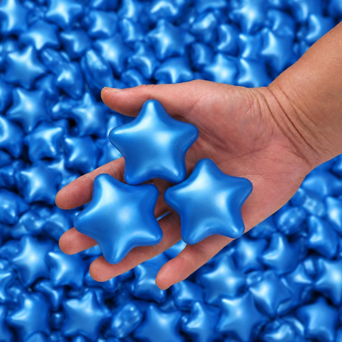 TRENDPLAY 100 star-shaped plastic ball pit balls in pearl gold with storage bag
