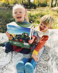 Uarzt Remote Control Tractor Toy with Trailer - Green - image 3
