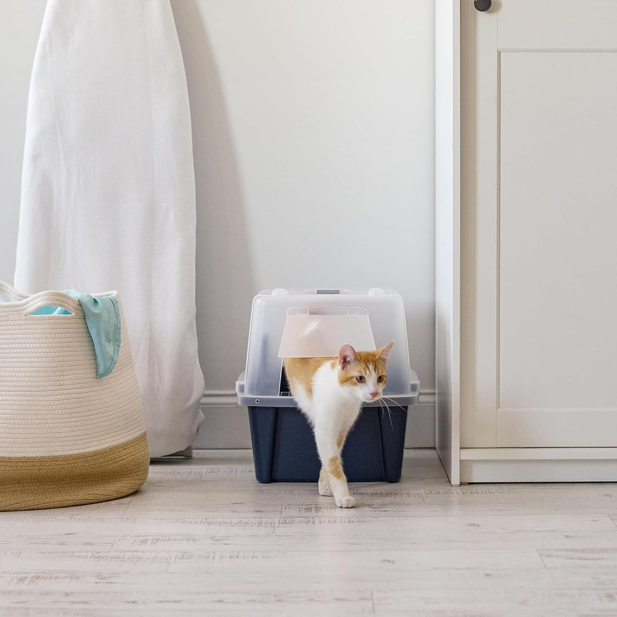 IRIS USA Large Front Door Cat Litter Box, Walk-in Entry - Navy / Split Hooded - image 4