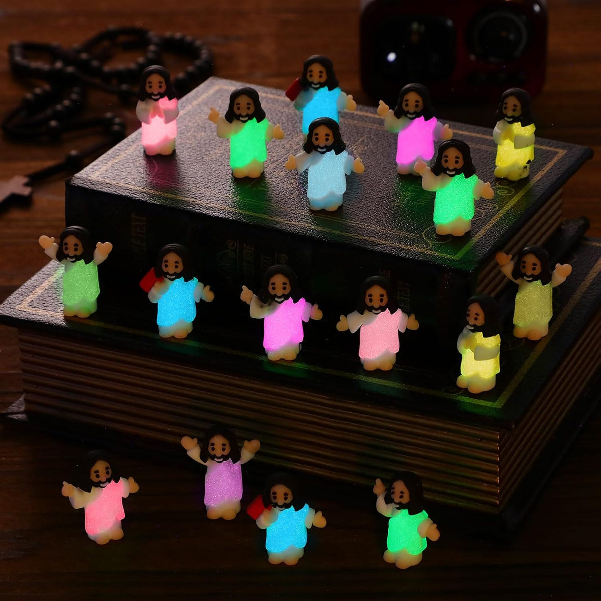 CroBlissful 50 little Jesus figurines that glow in the dark, five colors - view 40