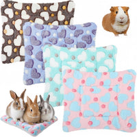 Jetec 4 Pcs Guinea Pig Bed Pads Big Twinkle - Hearts / 10 x 11 Inch