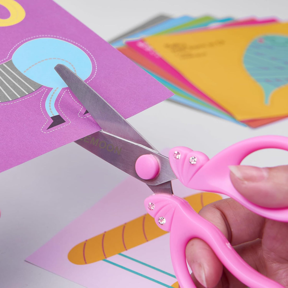 SLEMOON blunt tip kids scissors with pink glitter handle and rhinestone bow - view 12
