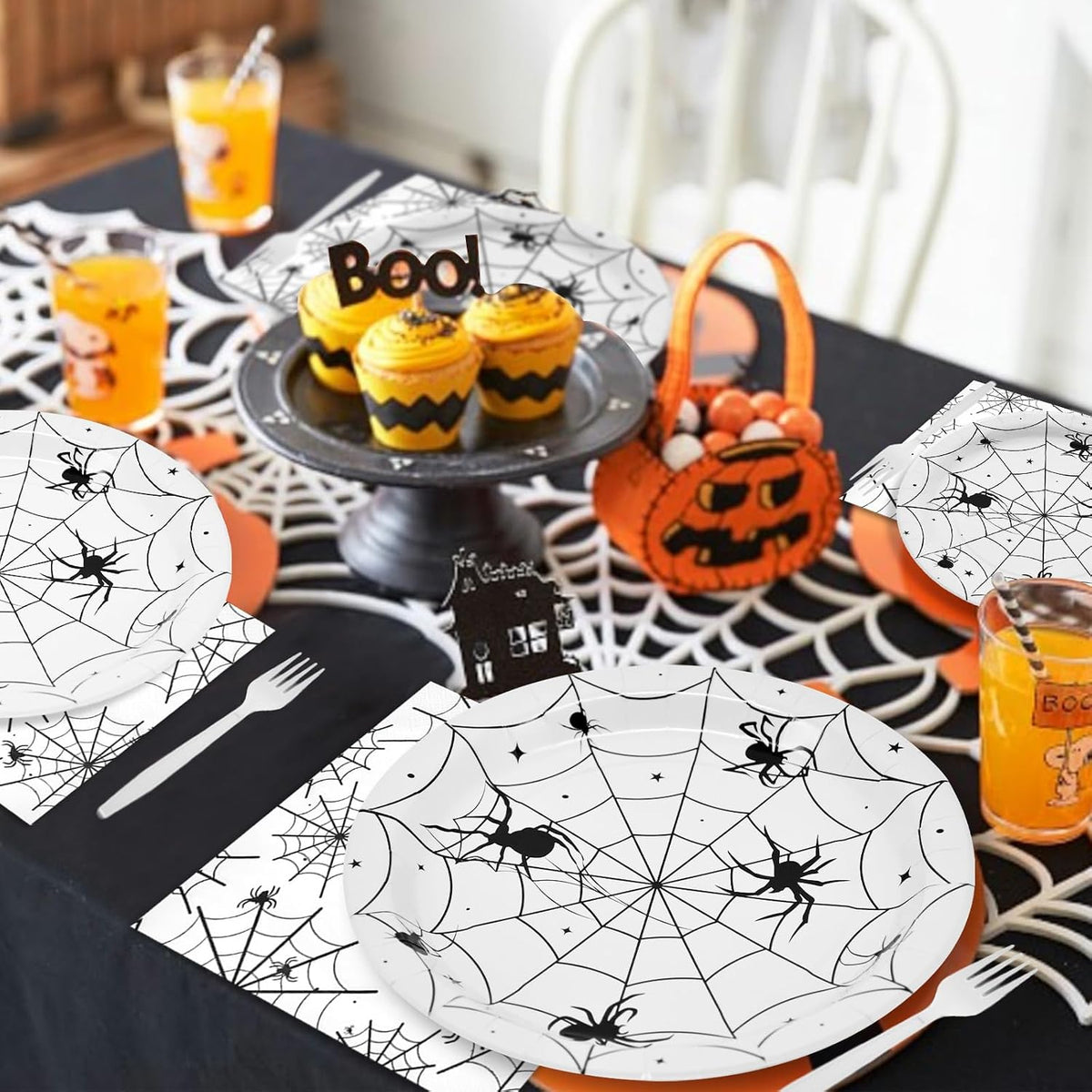 Gistome 96-piece Halloween spider web tableware set with plates, napkins and forks - view 21