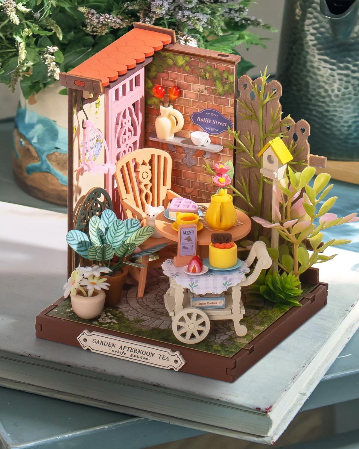 Rolife Tipsy Cat Bar DIY miniature kit, layered mini bar scene for a bookshelf - view 23