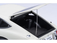 1967 Toyota 2000GT RHD (Right Hand Drive) White 1/18 Model Car by Autoart