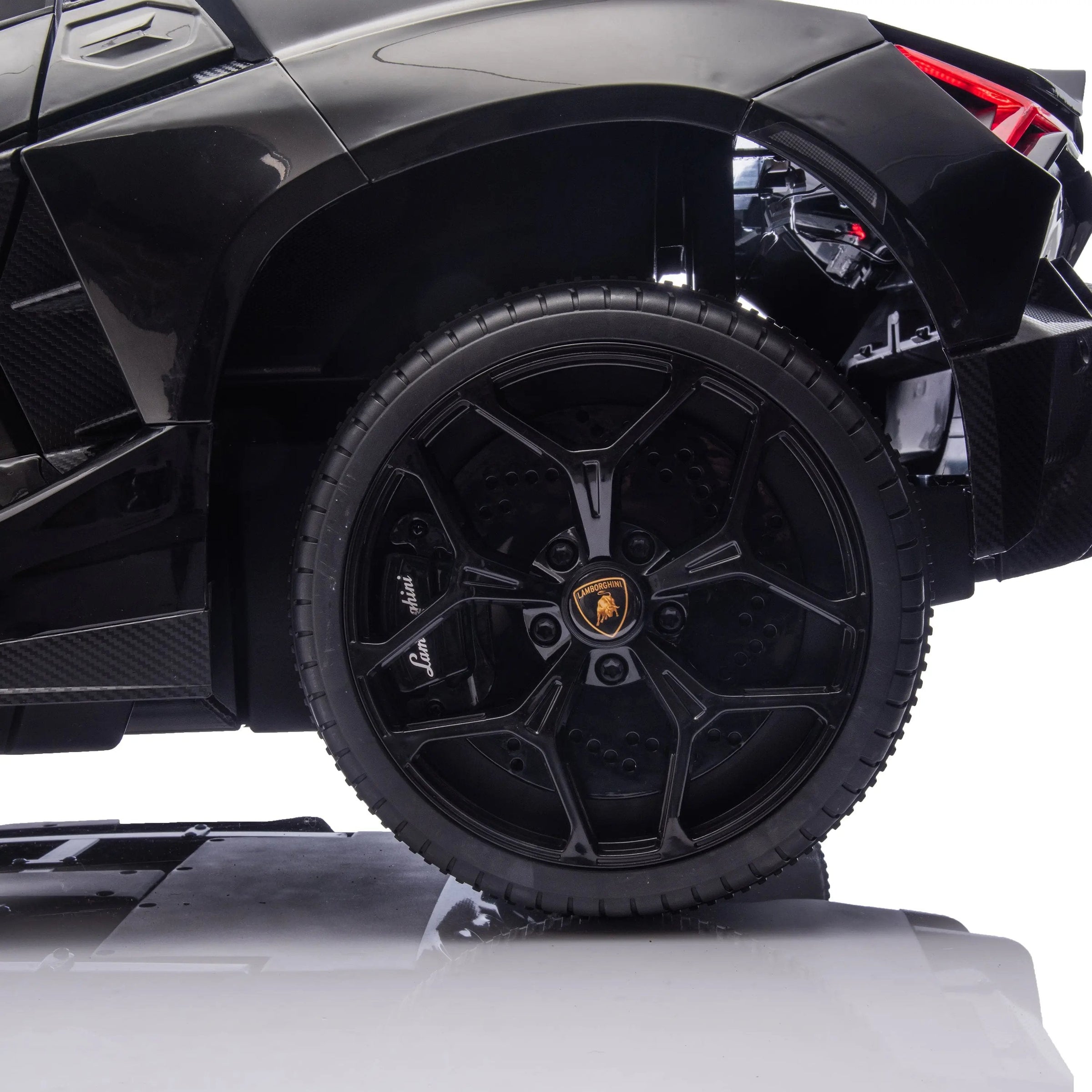 Lamborghini Revuelto 24V Ride-on - BIG FRENCHIES
