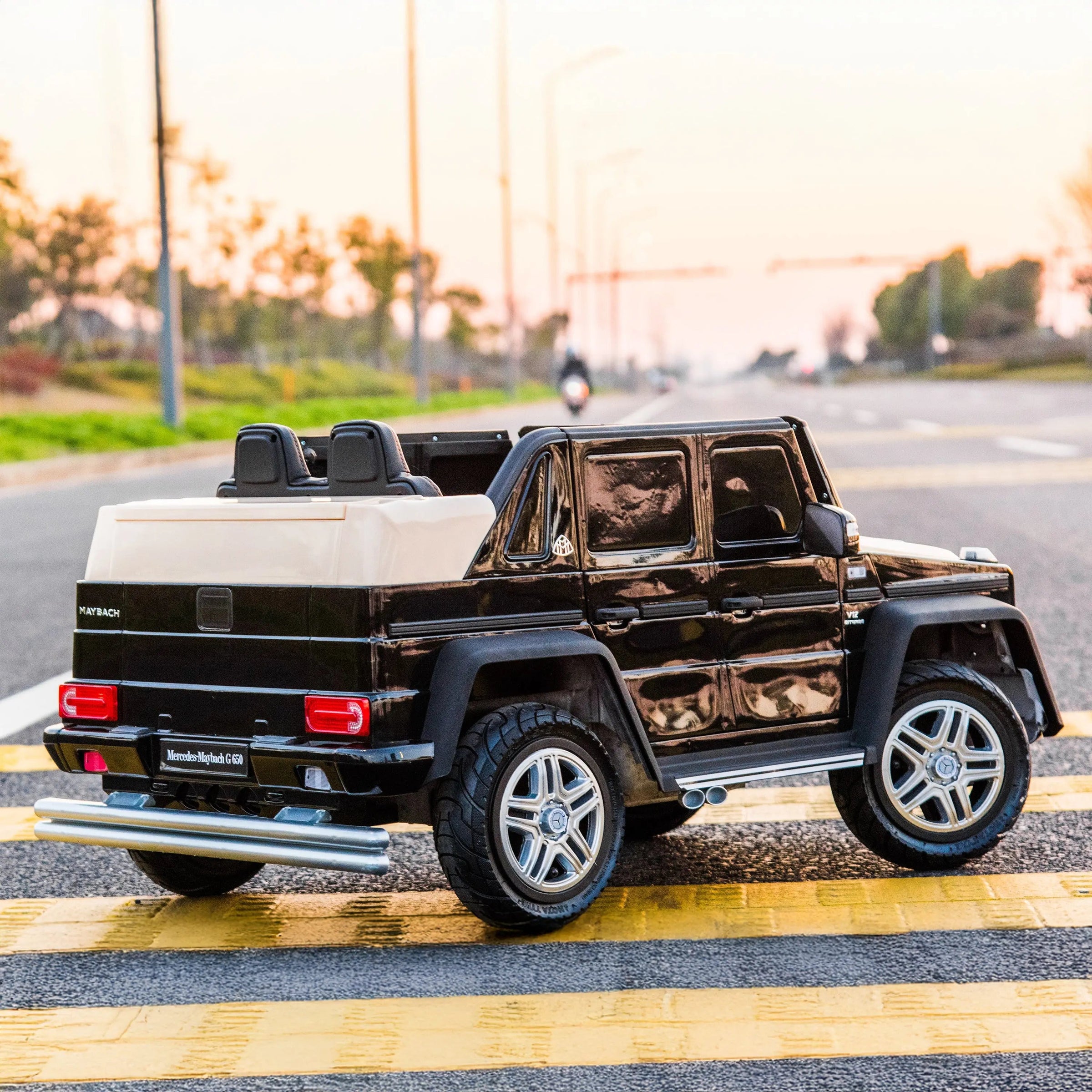 12V Mercedes Maybach G650 Landaulet 1 Seater - BIG FRENCHIES