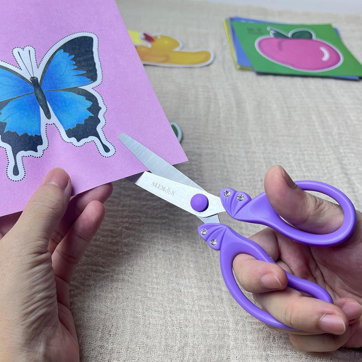SLEMOON blunt tip kids scissors with pink glitter handle and rhinestone bow - view 7