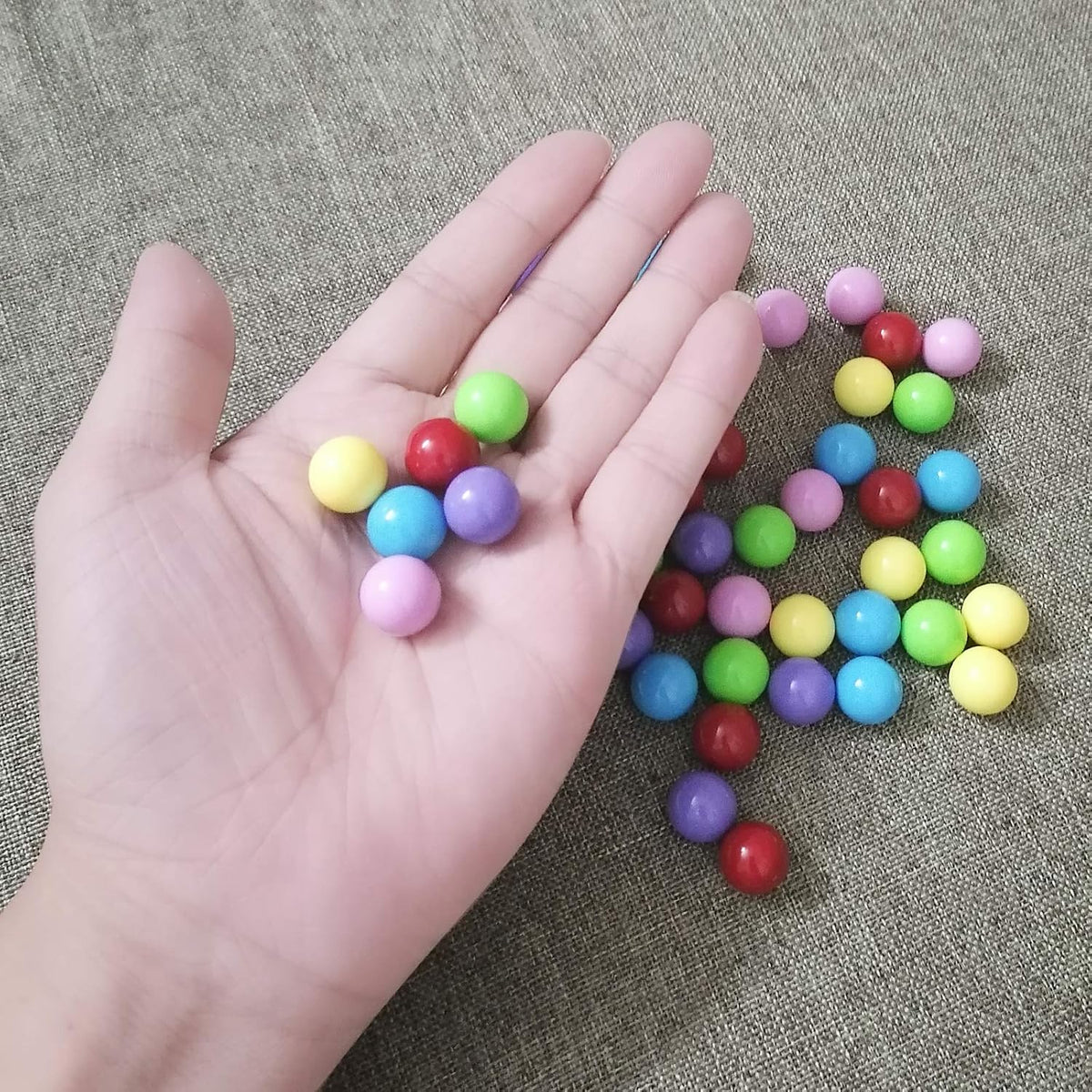 Hotusi 60 Chinese checkers marbles in green, yellow, red, blue, violet and pink - view 3