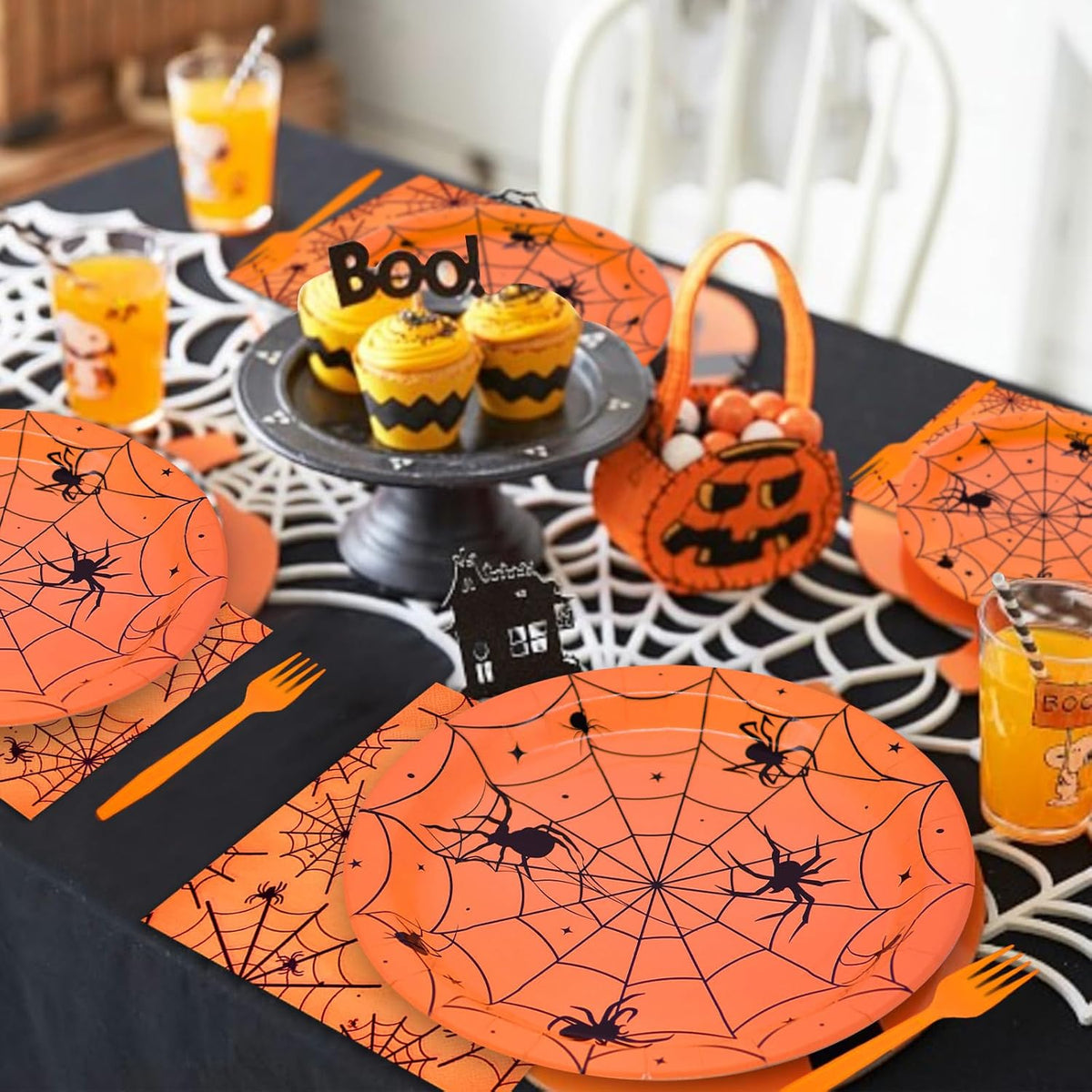 Gistome 96-piece Halloween spider web tableware set with plates, napkins and forks - view 18