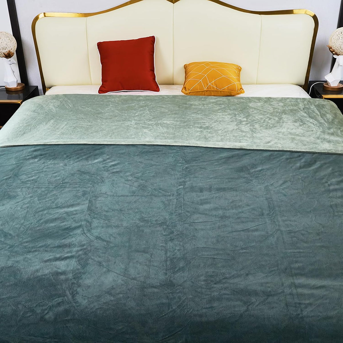 Waterproof Blanket for Bed Couch Sofa, Reversible & Reusable Cat - 80"x90" / Dark Grey/Silver Grey