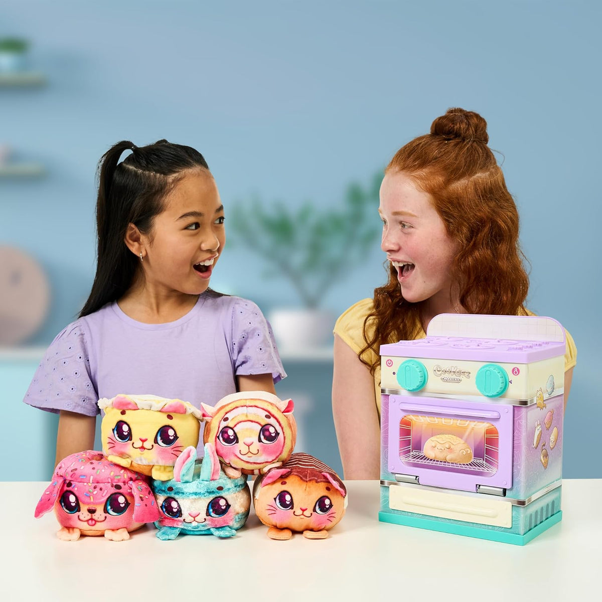 Cookeez Makery Lil' Bakez Oven pretend baking toy with scented plush - view 4