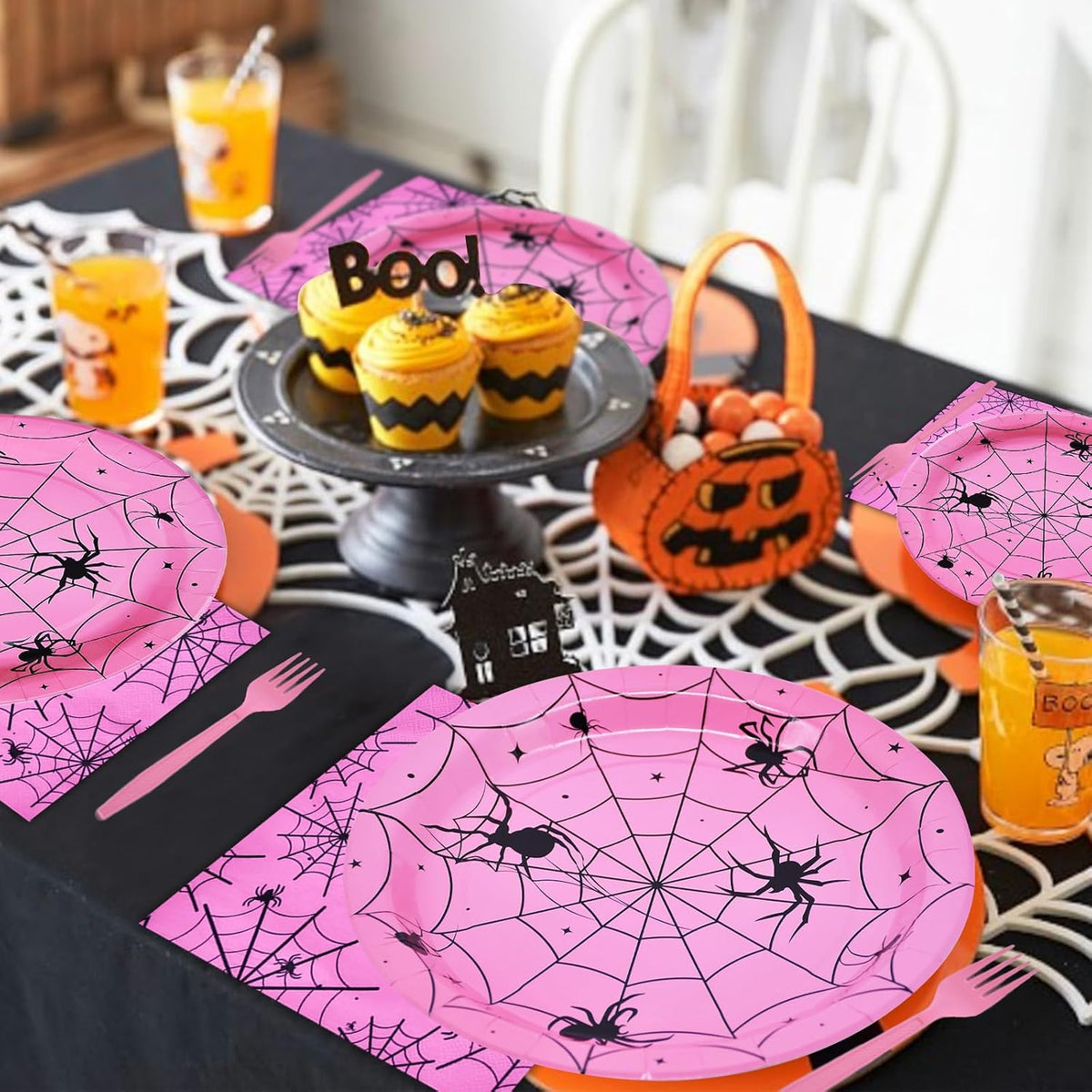 Gistome 96-piece Halloween spider web tableware set with plates, napkins and forks - view 15