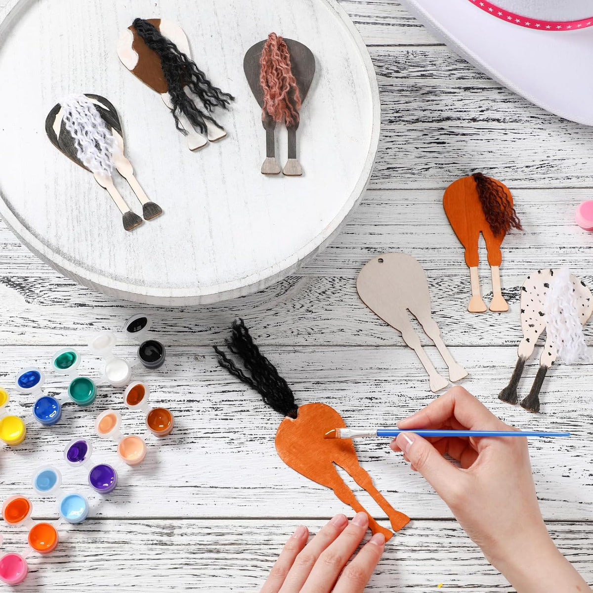 Geelin 24 unfinished wooden horse cutouts with paints, brushes and colored yarn - view 2
