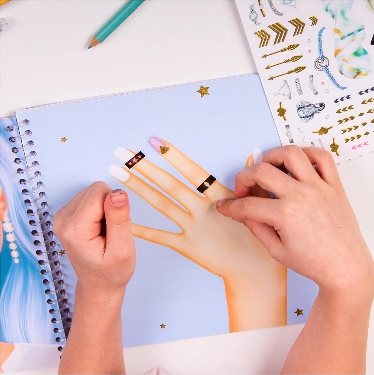 BSCOOL Nail Art Book for kids Stickers and Design Guides. - Multipack - Play and Bake and Nail Studio - image 4