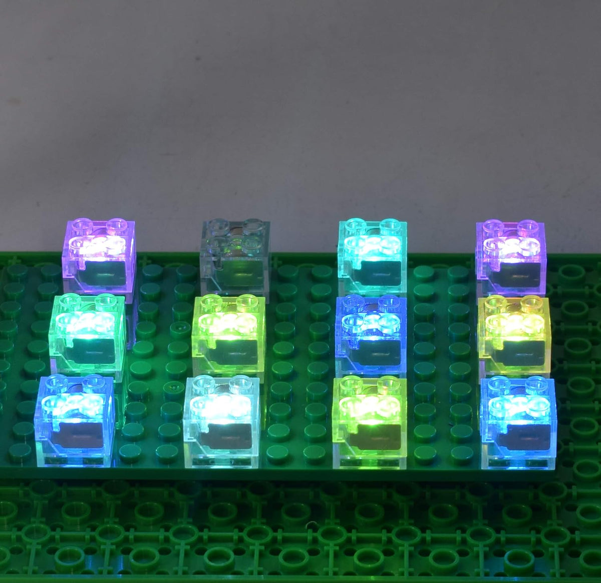 Sawaruita 16 PCS Light Up Building Bricks Multicolor LED Light Brick - image 2