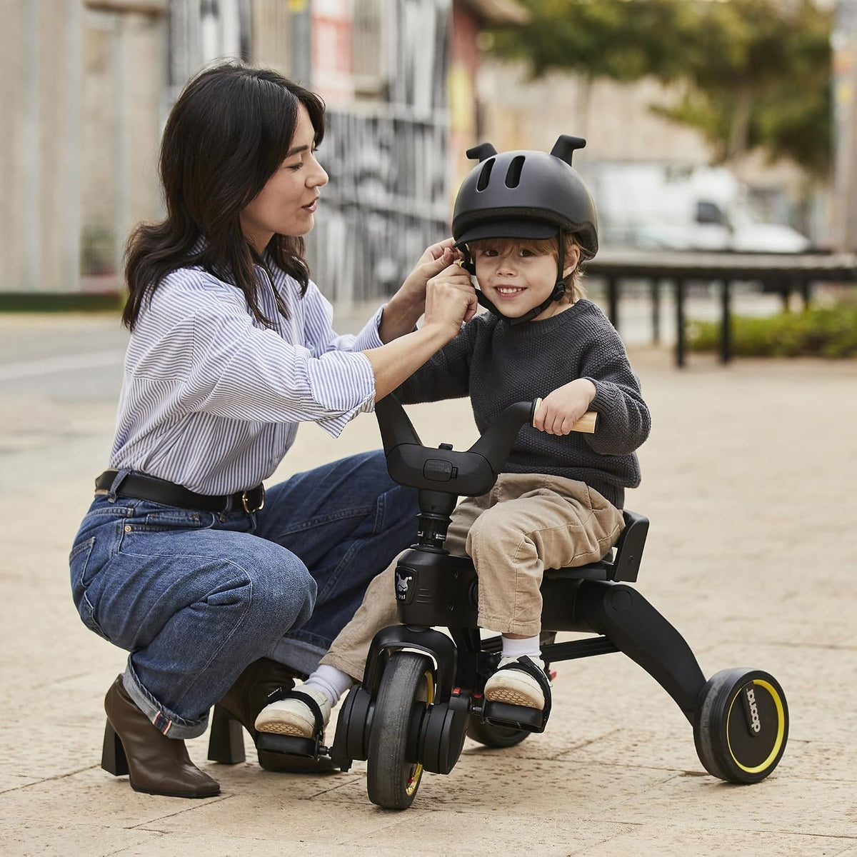 Doona Liki Trike S3, Foldable Tricycle - Midnight Black / Midnight Edition - image 2