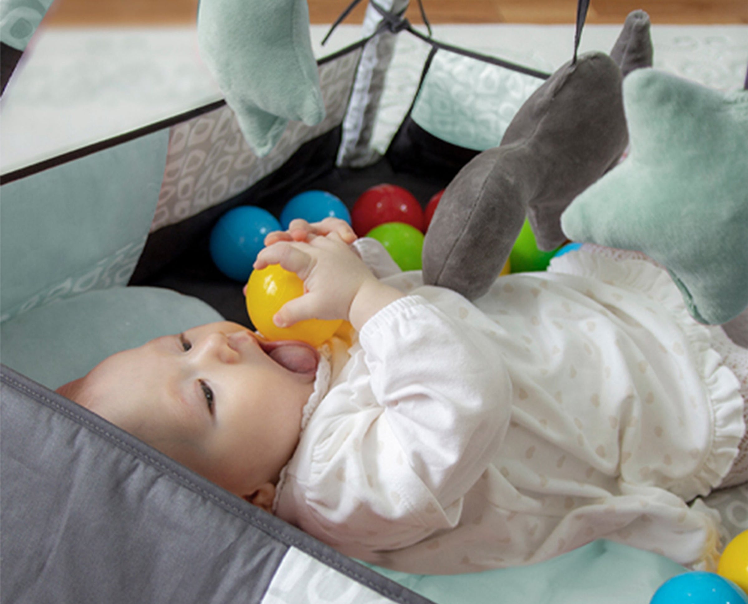 Babyjem play mat with balls